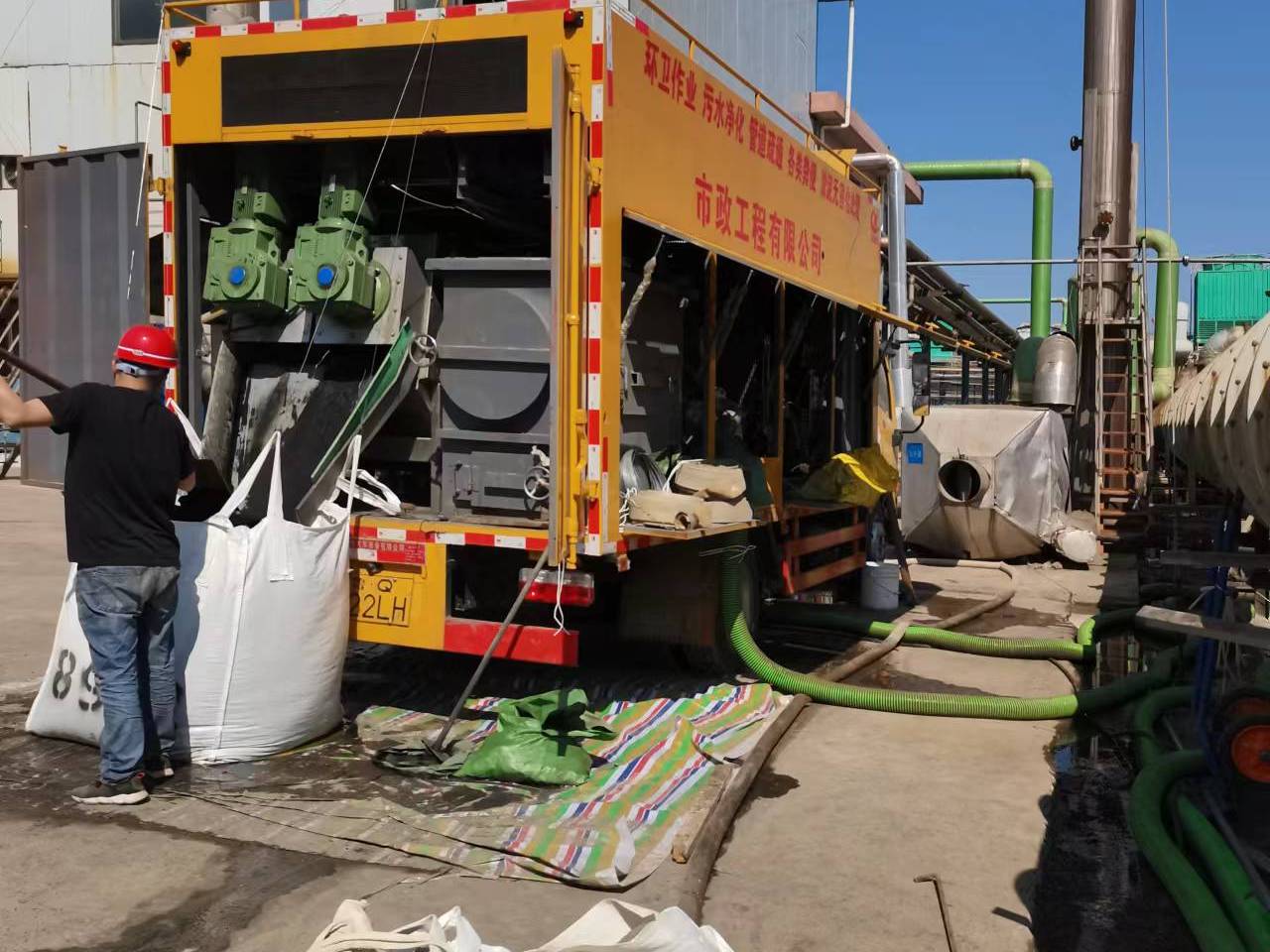 索县淤泥压干处理